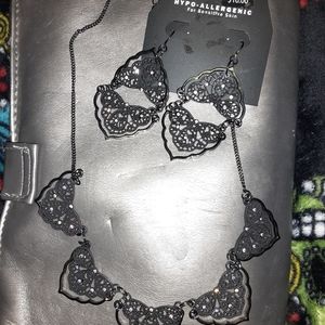 New with tags black lace looking earrings and neck